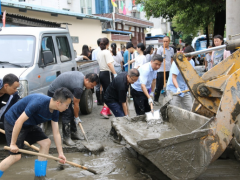 汉中：略阳抗洪抢险冲在前  党员干部践初心