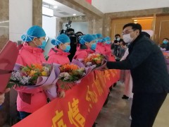 泰州泰州市政府门户网站 泰州要闻 我泰州市12名医护人员紧急出征