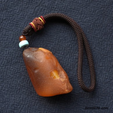 2019年蜜蜡手把件近期公家拍卖信息